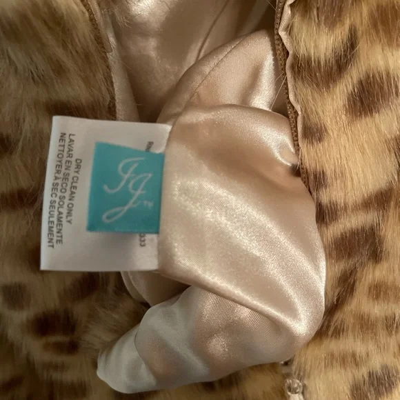 Vintage faux fur leopard vest.Size L/XL - Picture 4 of 5